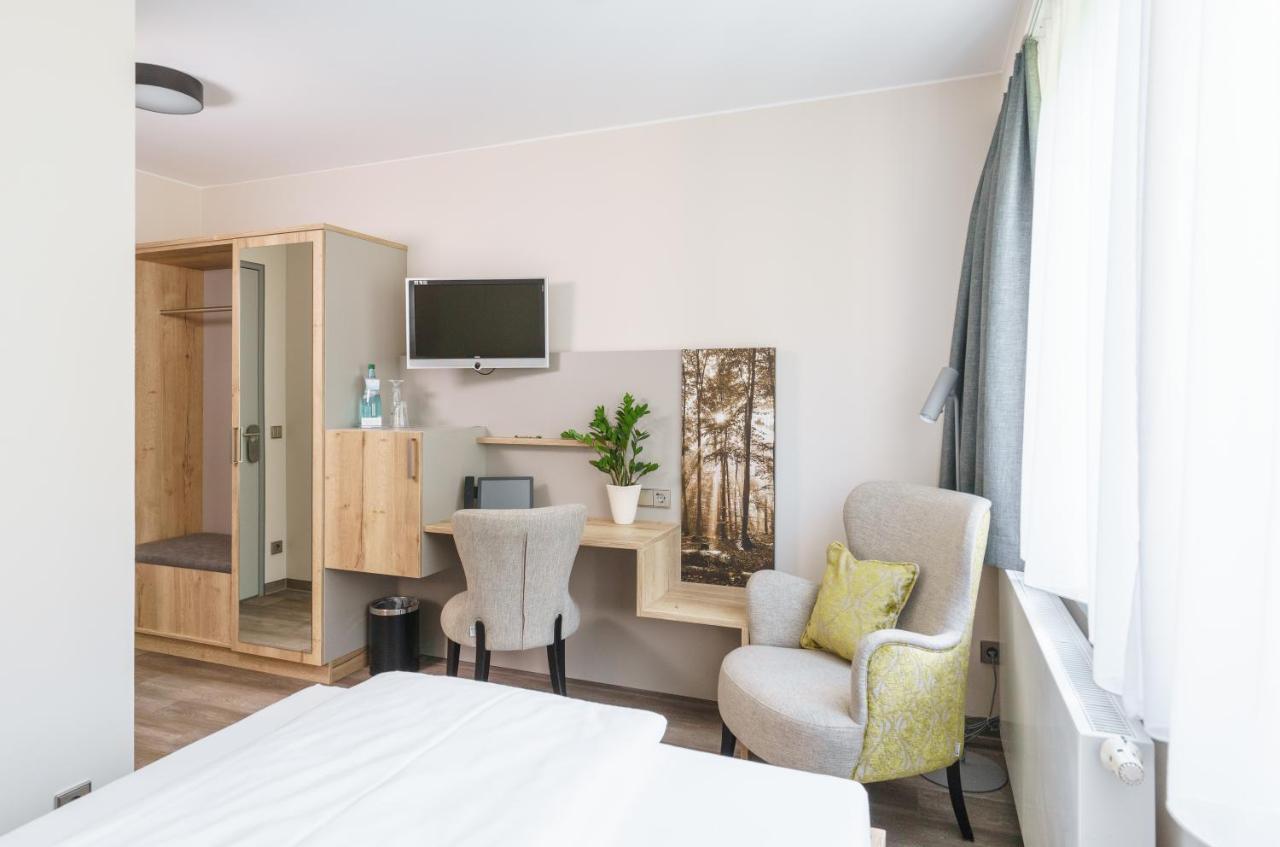 Hotel Forsthaus Gruena Betreiber Gmbh ケムニッツ エクステリア 写真