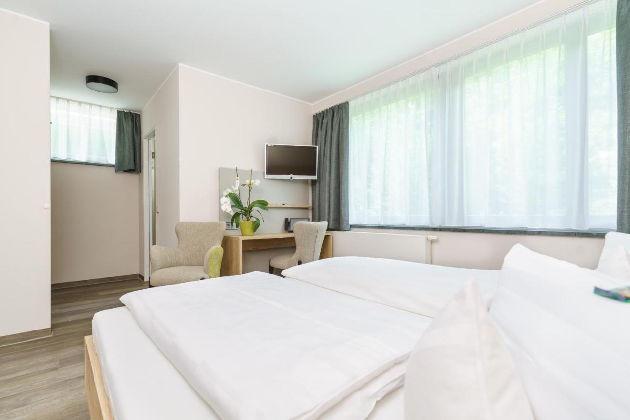Hotel Forsthaus Gruena Betreiber Gmbh ケムニッツ エクステリア 写真