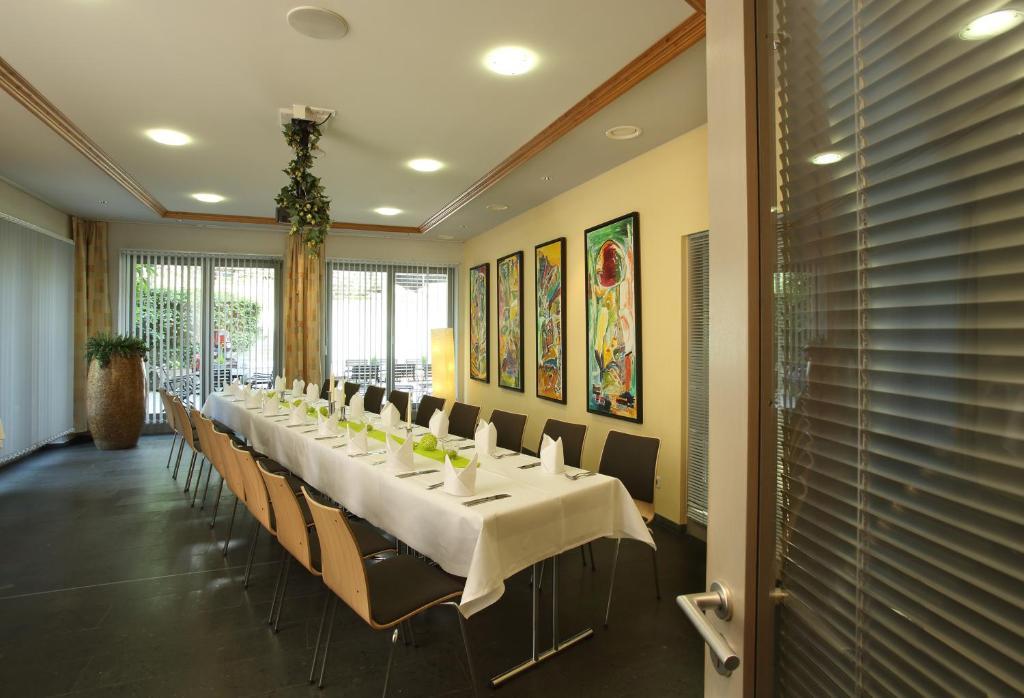 Hotel Forsthaus Gruena Betreiber Gmbh ケムニッツ エクステリア 写真